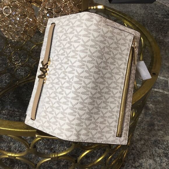 MICHAEL KORS SIGNATURE TOTE LAPTOP COLOR BLOCK AND WALLET SET - Picture 9 of 12